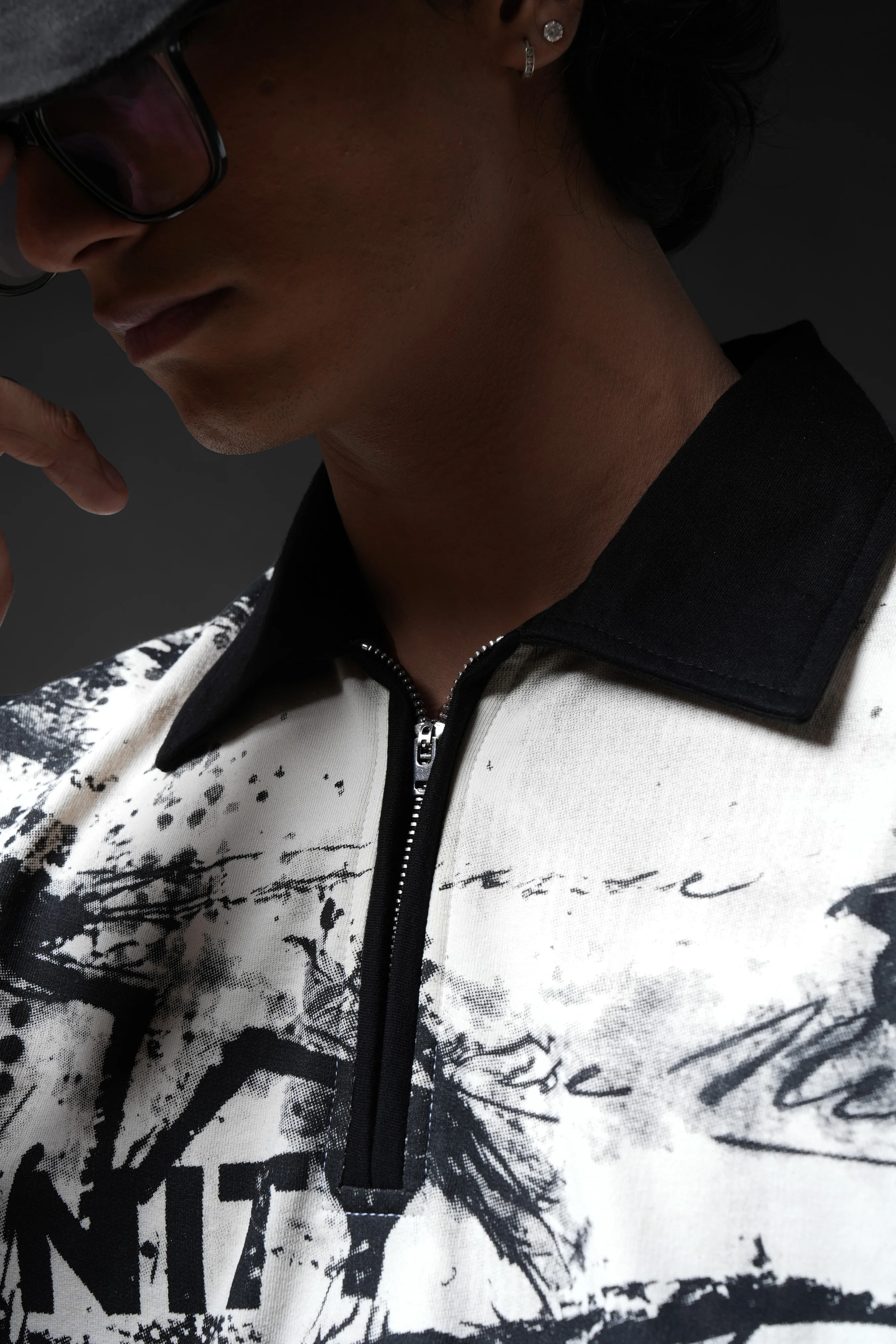 Be Yourself Collar T-shirt - Image 5