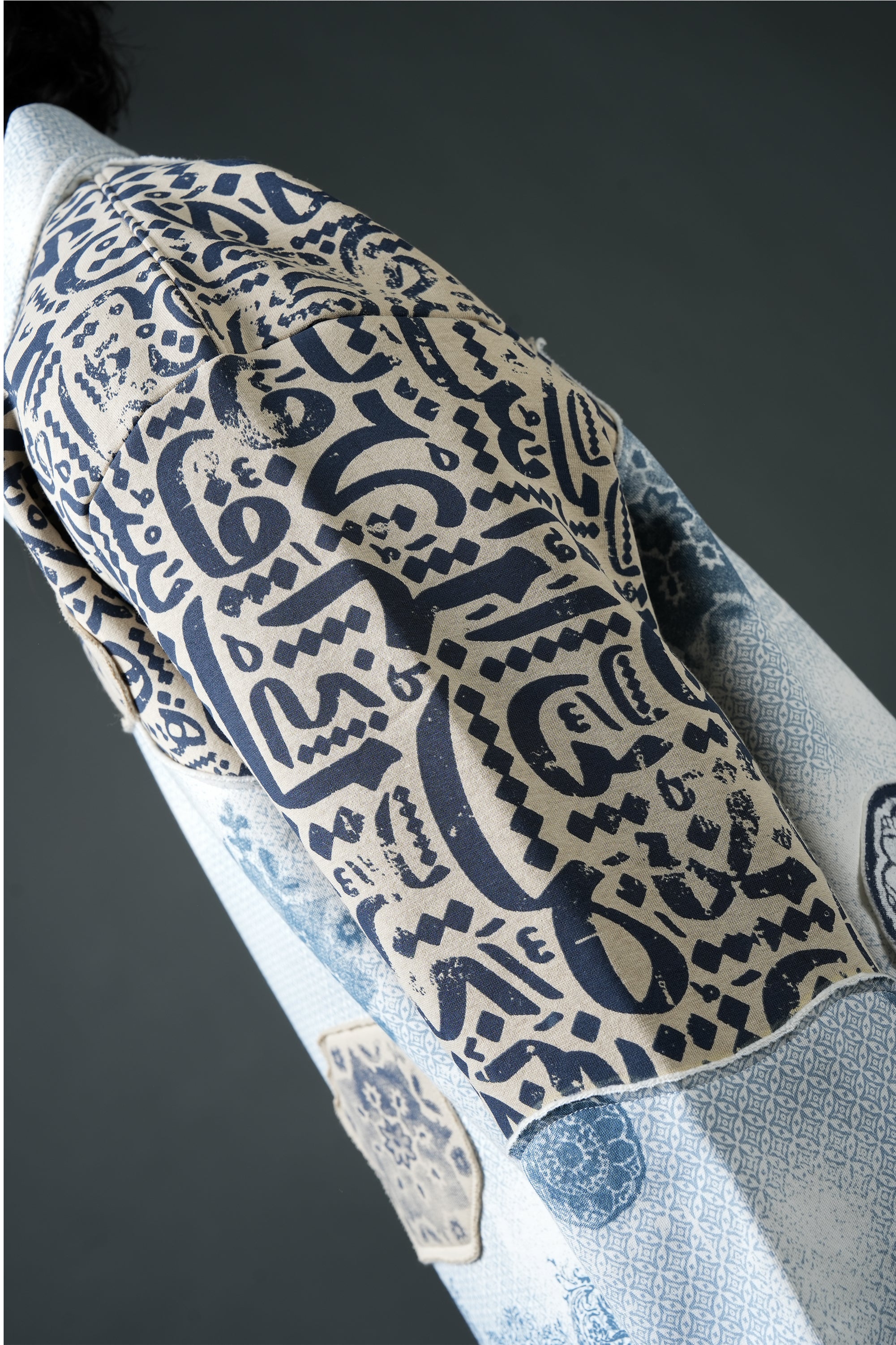 Ekanti-Kari Collared Sweatshirt - Image 8